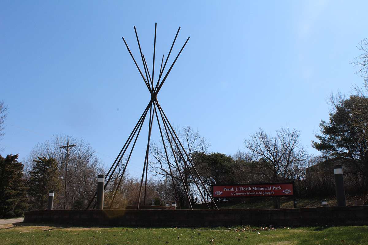 18.Tipi-Thipi-1 Tipi Thipi